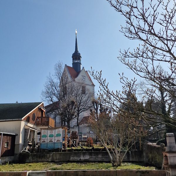 Blick Grundstück zur Trinitatiskirche