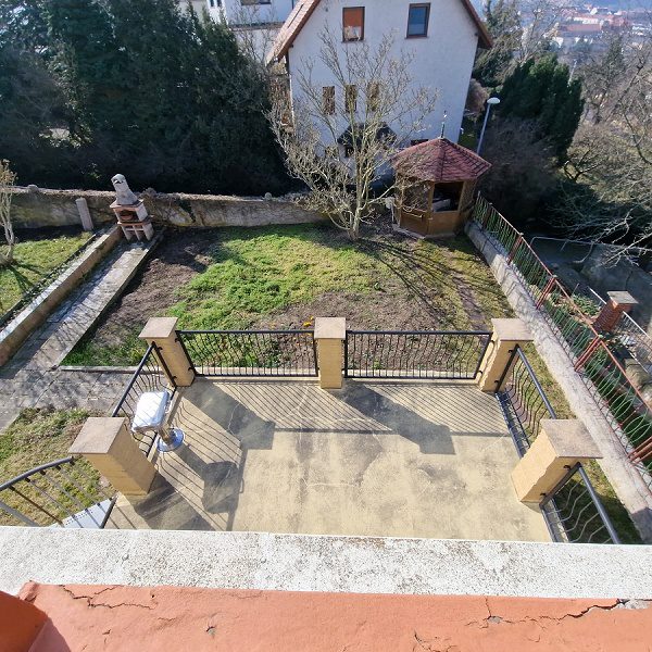 Blick auf eigene Terrasse 