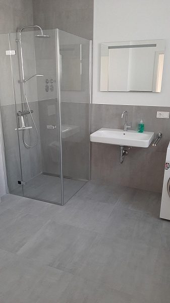 Teilansicht Duschbad Tageslichtbad